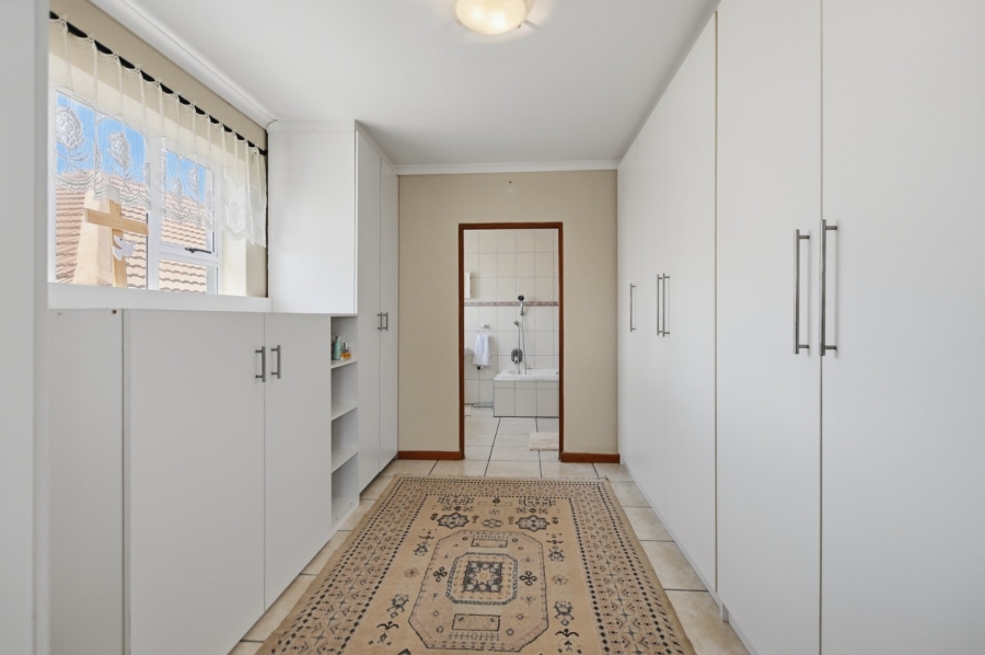 8 Bedroom Property for Sale in Melkbosstrand Central Western Cape